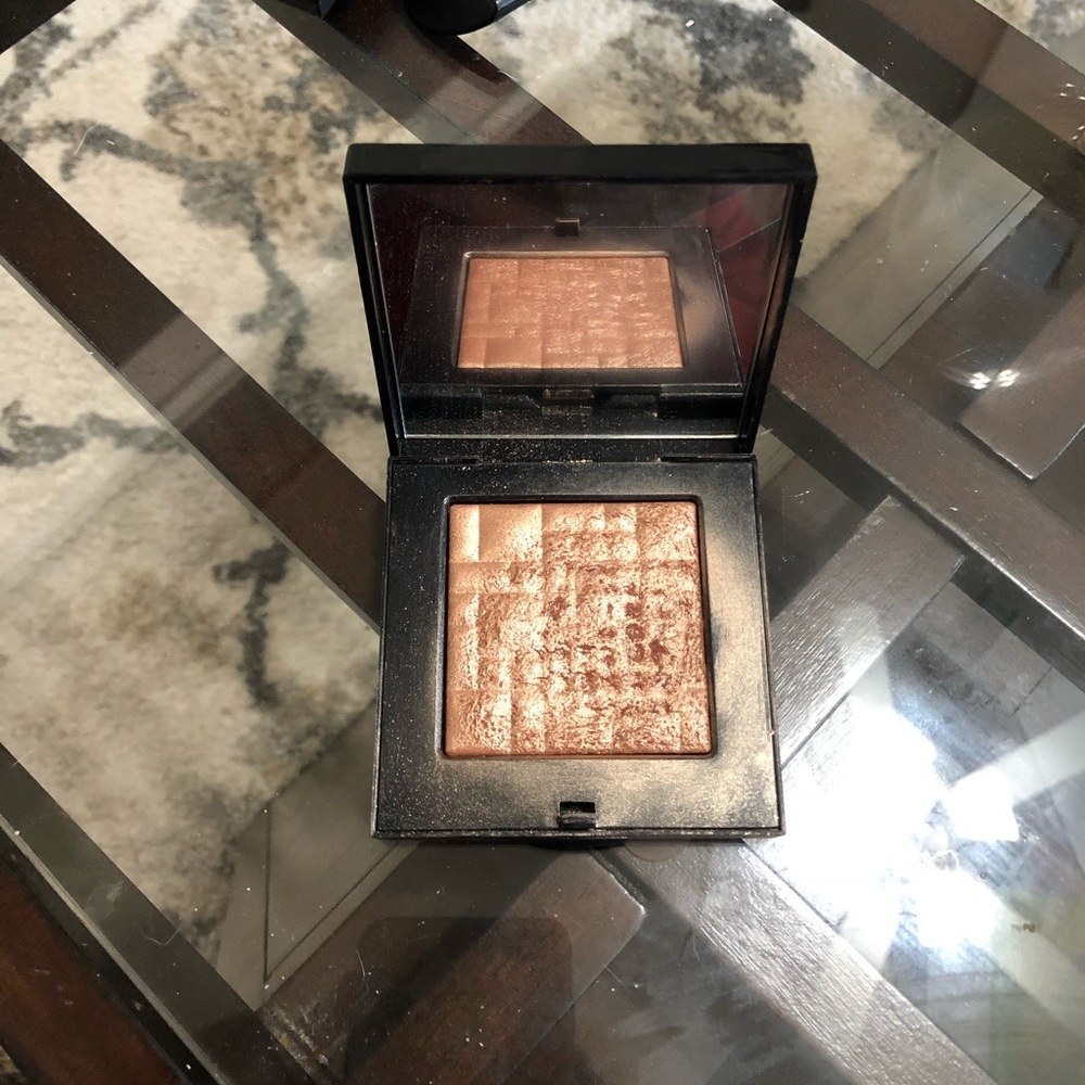 Bobbi brown highlights- brown glow